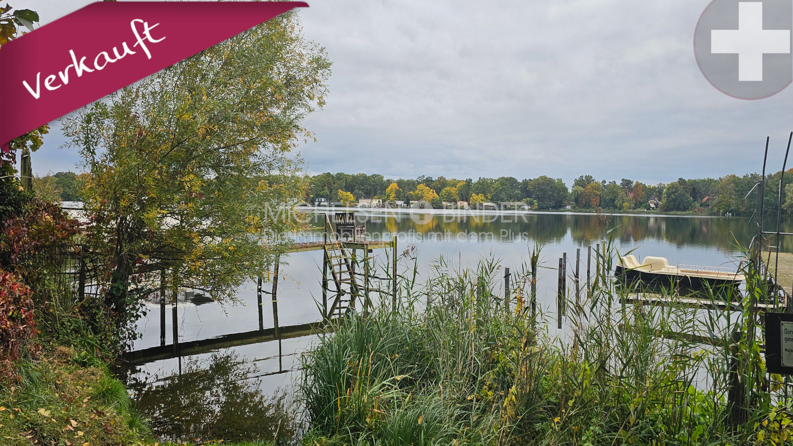 Gemütliches Haus mit kleinem Garten nahe Petzinsee & eigenem Bootsliegeplatz: RUHE. NATUR. WASSERNAH